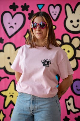 DEPRESSED BUT WELL DRESSED - T SHIRT PINK