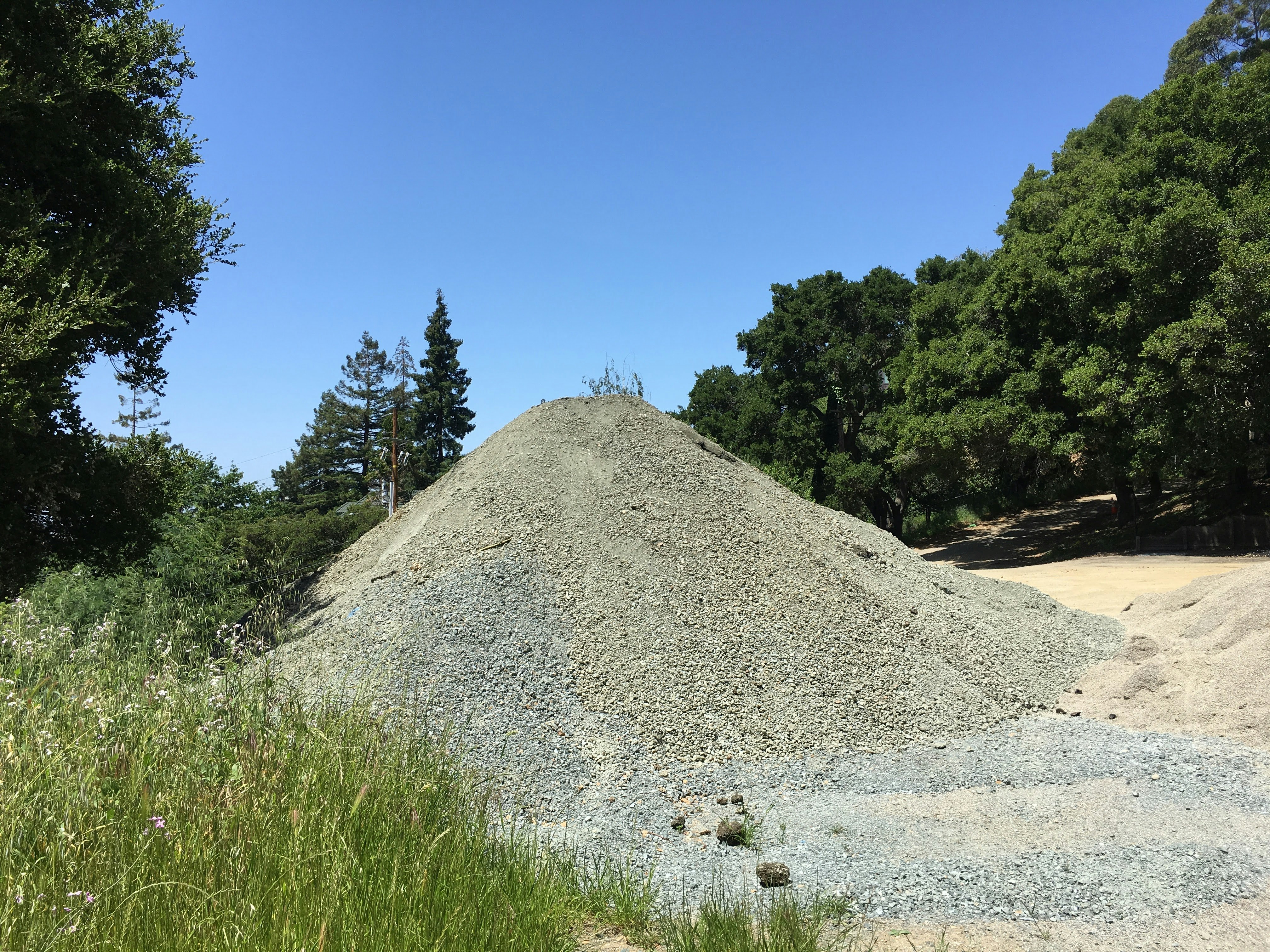 Gravel pile