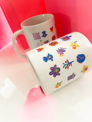 “Bitmap flowers” mug
